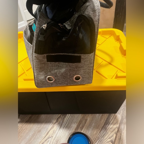 Pet Carrier - Picture 3 of 11